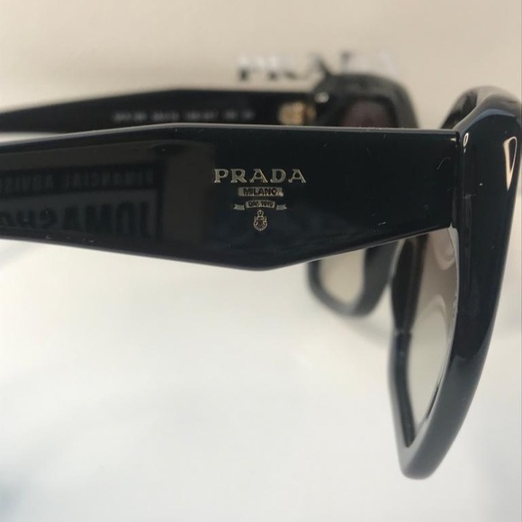New authentic Prada Sunglasses PR 16RS 1AB0A7 Black Grey Gradient - Picture 12 of 17